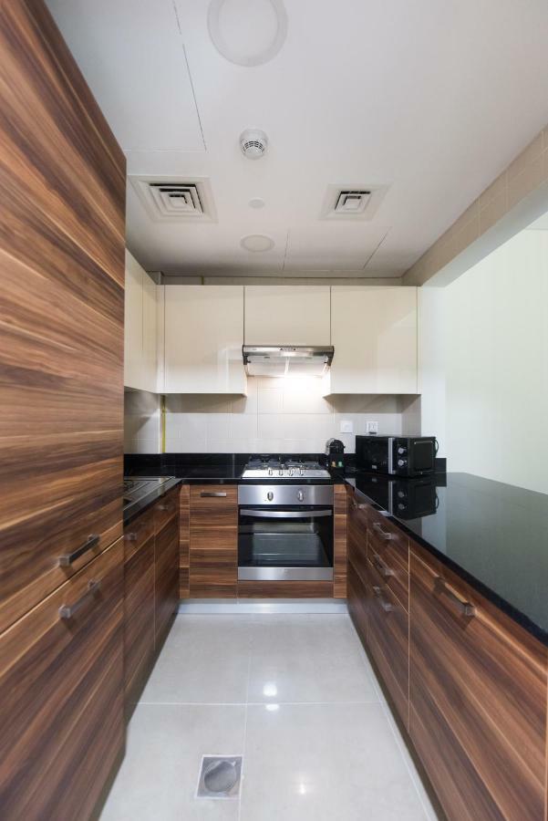 Fantastay Sparkle Tower One Bedroom Suite Marina View Dubái Exterior foto
