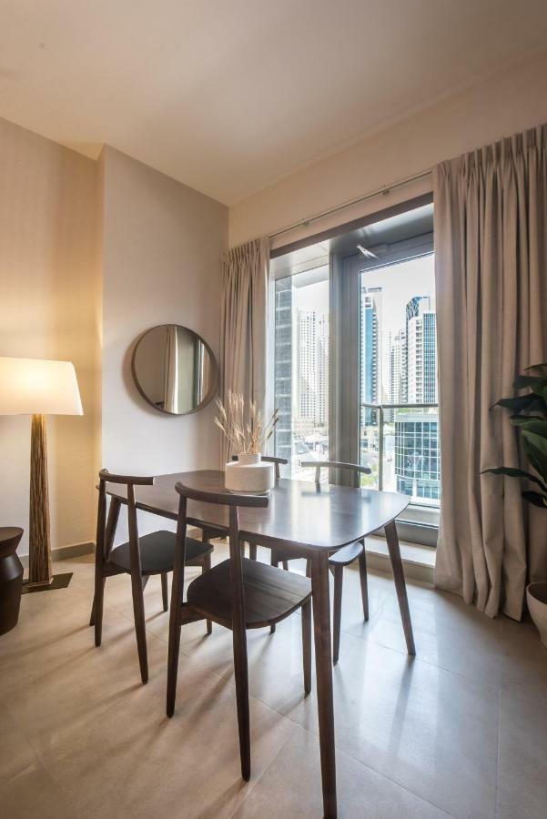 Fantastay Sparkle Tower One Bedroom Suite Marina View Dubái Exterior foto